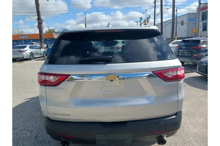 $19500 : 2020 Traverse LS image 7