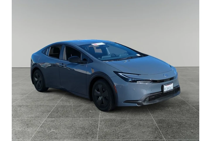 $31995 : Toyota Prius 2025 LE 4dr Hat image 7