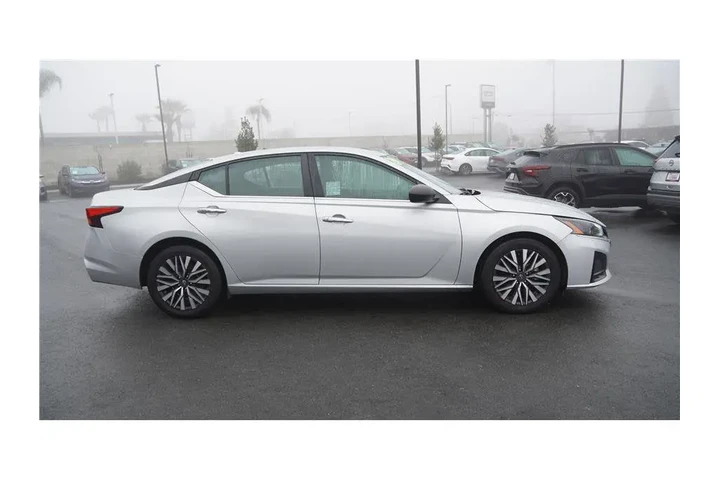 $18984 : 2024 Altima 2.5 SV image 5