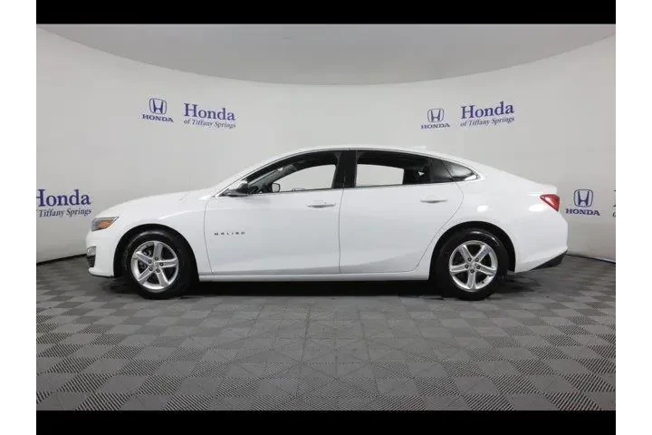 $18575 : Chevrolet Malibu 2023 LT 4dr image 4
