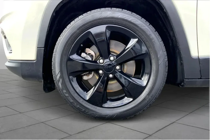 $11911 : Jeep Cherokee 2019 Latitude image 9