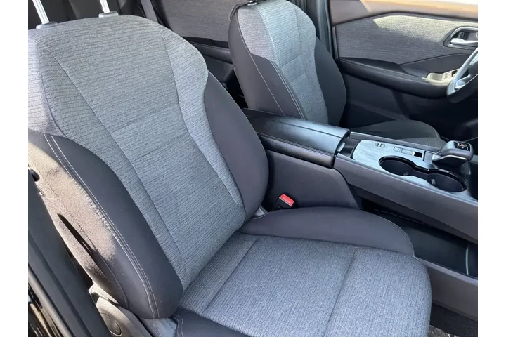 $17999 : Nissan Rogue 2023 SV 4dr Cro image 10