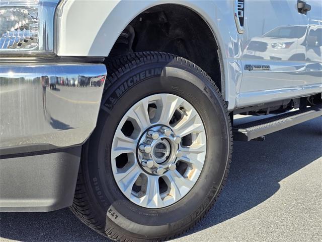 $54359 : Pre-Owned 2022 F-250 XLT image 10