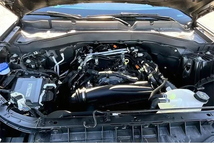 $35000 : Ford Explorer 2025 AWD Activ image 8