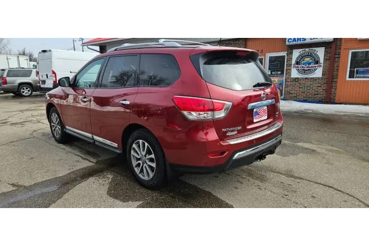 $9990 : 2014 Pathfinder SL image 7