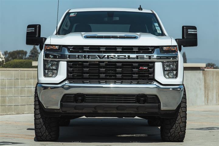 2021 Silverado 2500HD LT image 2