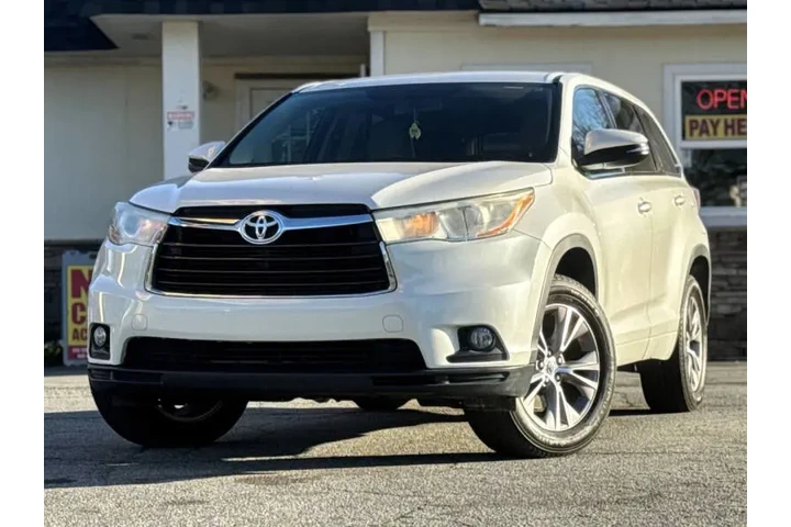 2014 Highlander LE Plus image 1