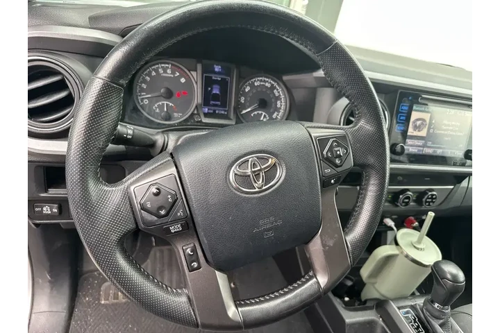 $27229 : Toyota Tacoma 2016 4x2 SR5 V image 4