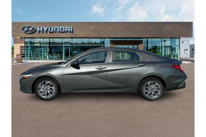 $23995 : Hyundai ELANTRA Hybrid 2025 image 10