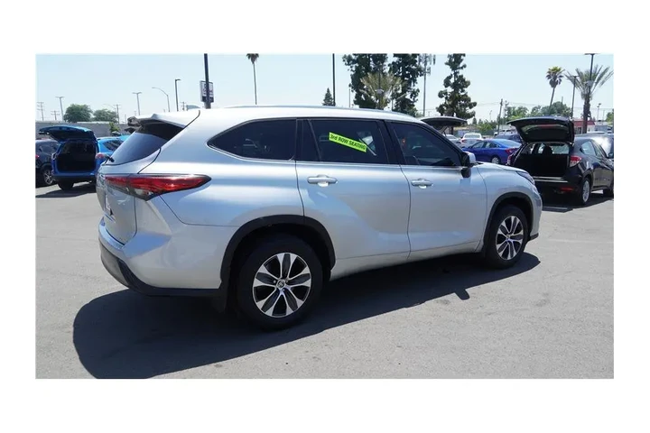 $25784 : 2020 Highlander XLE image 6
