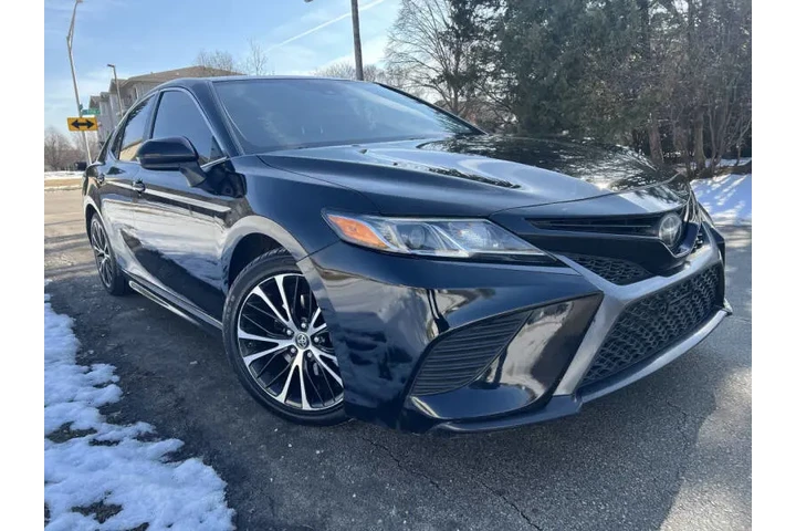 $11997 : 2019 Camry SE image 1