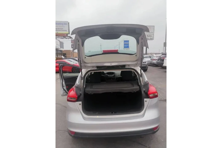 $8350 : 2016 Focus SE image 7