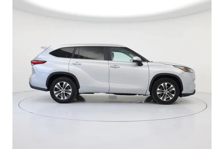 $37998 : Toyota Highlander 2023 XLE 4 image 7