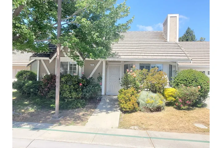 $2000 : Cute single family home image 2