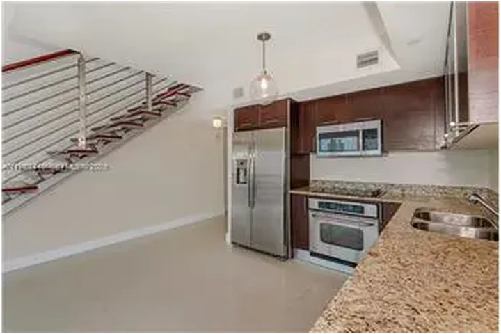 $4500 : Rental property with 2 bedro image 8