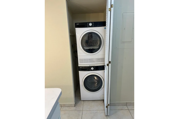 $2450 : Kendall first Floor For Rent image 10