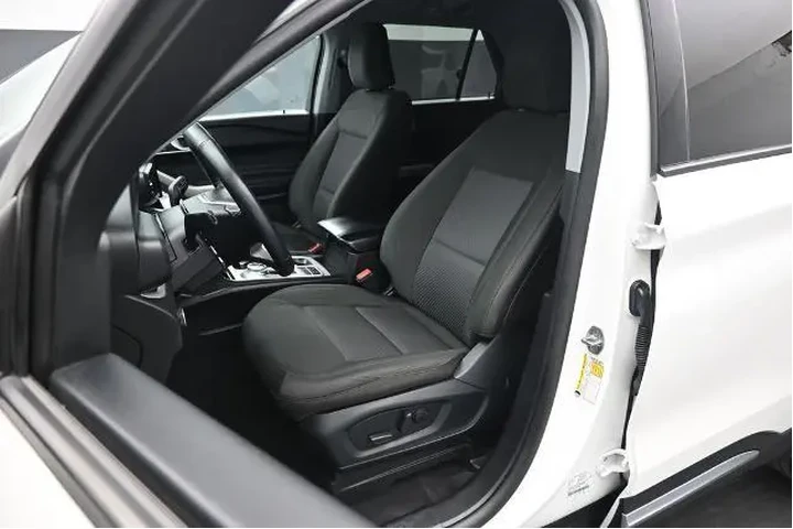 $30900 : Ford Explorer 2023 XLT 4dr S image 9