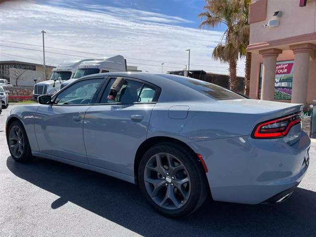 $36995 : Pre-Owned 2021 Charger SXT Se image 8