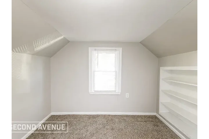 $1300 : Standard 3bd and 1bt image 5