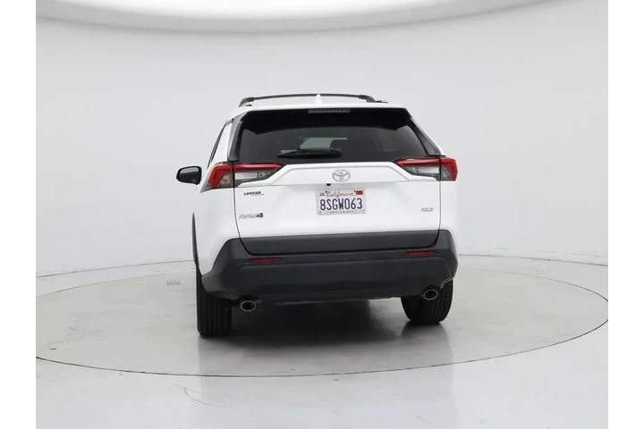 $27998 : Toyota RAV4 2020 XLE Premium image 6