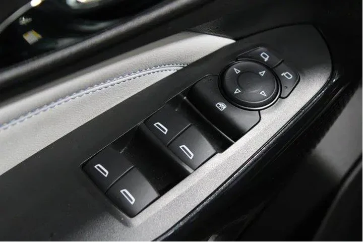 $24931 : Chevrolet Trax 2025 LT 4dr C image 4