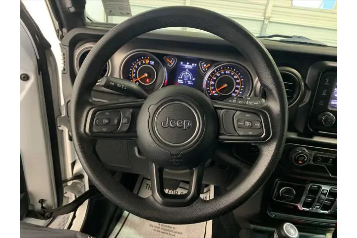 $30589 : Jeep Wrangler Unlimited 2021 image 8