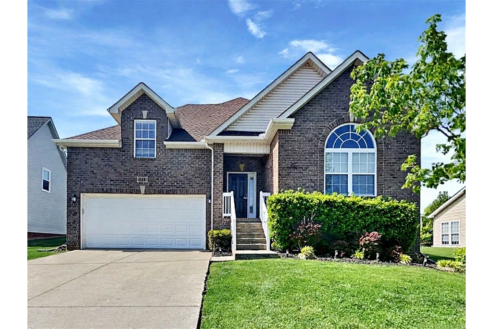 $2501 : Spacious & Modern 3-Bedroom image 2