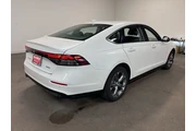 $24921 : Honda Accord Hybrid 2023 thumbnail