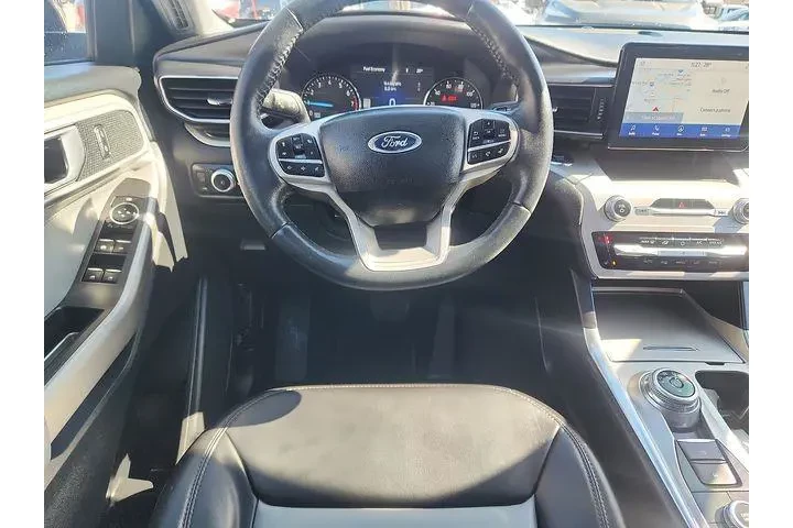 $31770 : Ford Explorer 2023 AWD XLT 4 image 9