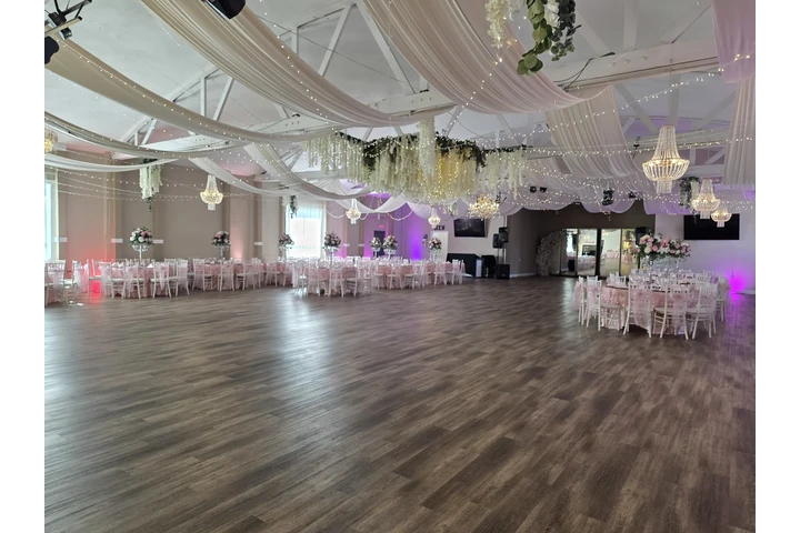 Salon de fiesta image 9