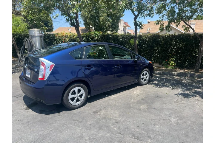 $14500 : Toyota Prius hybrid image 3