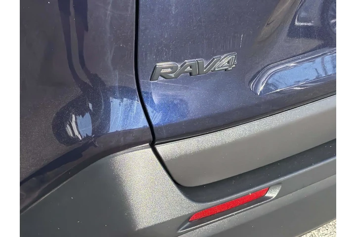 $24138 : Toyota RAV4 2021 XLE 4dr SUV image 6