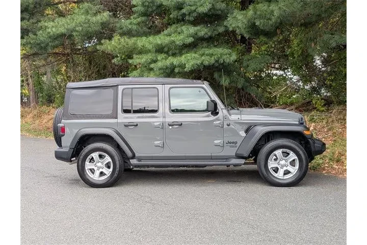 $31335 : Jeep Wrangler Unlimited 2021 image 4