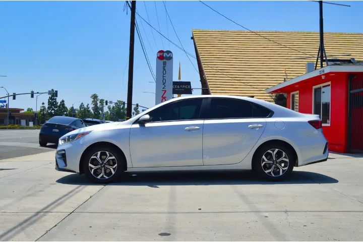 $13495 : Used 2019 Forte LXS IVT for s image 2