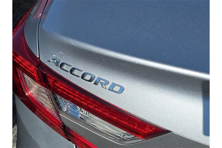 $16990 : Honda Accord 2020 LX 4dr Sed image 7