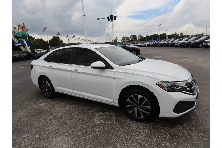 $17999 : Volkswagen Jetta 2024 S 4dr image 7