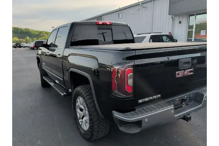 $28536 : GMC Sierra 1500 2018 4x4 SLT image 5