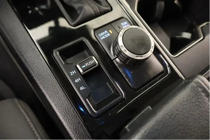 $39928 : Toyota Tundra 2024 4x4 SR5 4 image 7