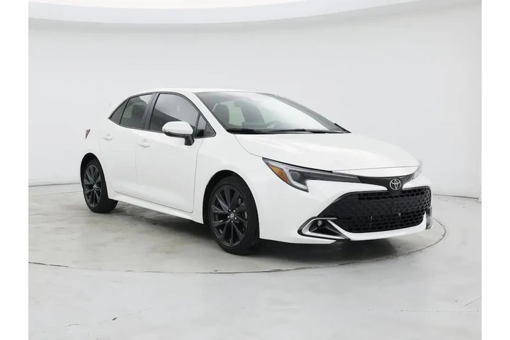 $27998 : Toyota Corolla Hatchback 202 image 1