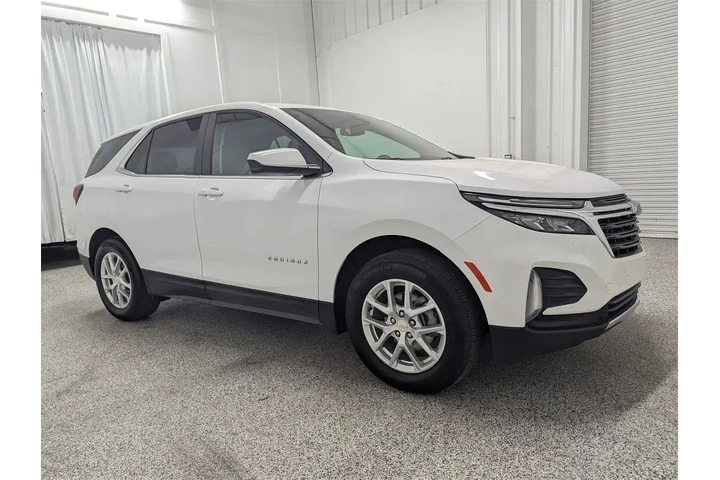 $23497 : Chevrolet Equinox 2024 LT 4d image 2