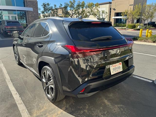 2019 UX 200 Base 4D SUV FWD image 5