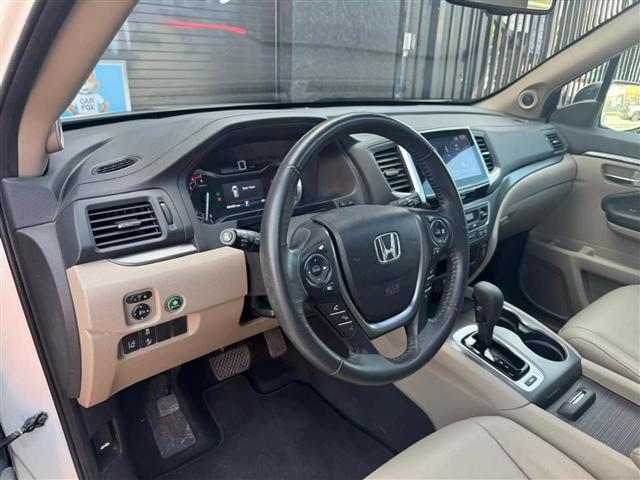 $16900 : Honda Pilot EX-L image 1