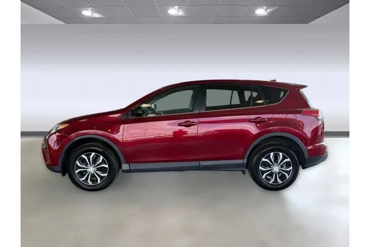$8999 : Toyota RAV4 2018 AWD LE 4dr image 2