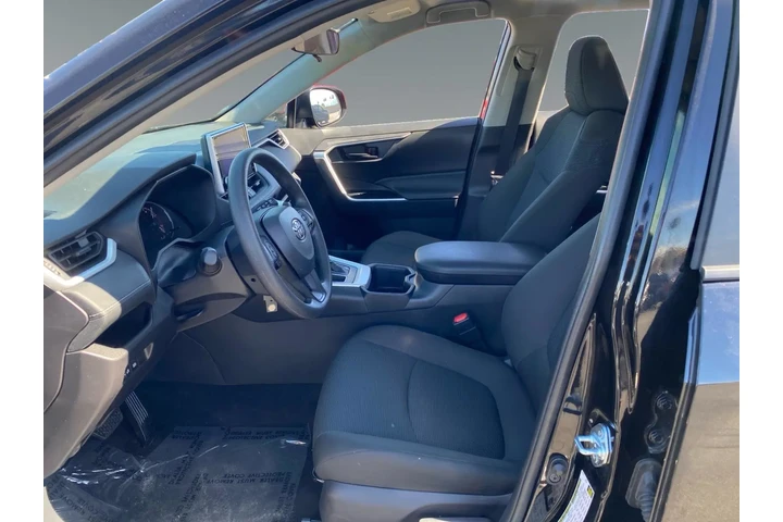 $32686 : Toyota RAV4 2025 AWD LE 4dr image 9