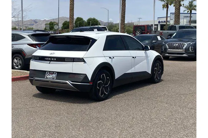 $26411 : Hyundai IONIQ 5 2024 SE Stan image 3