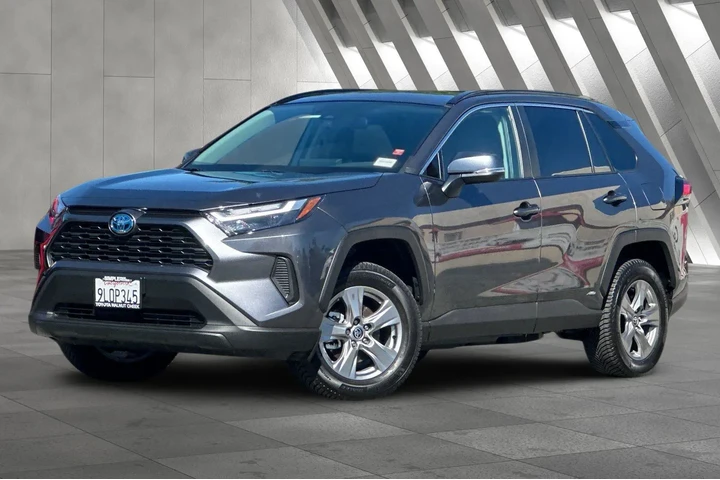 $36900 : Toyota RAV4 Hybrid 2024 AWD image 2