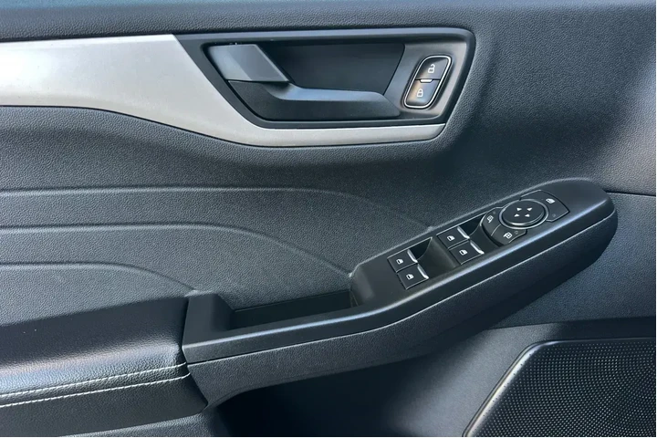 $22900 : Ford Escape 2022 SE 4dr SUV image 10