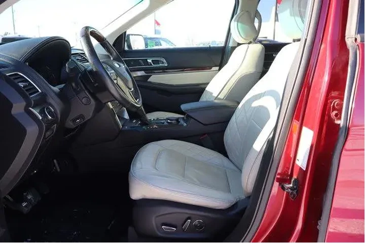 $18990 : Ford Explorer 2017 AWD Plati image 9