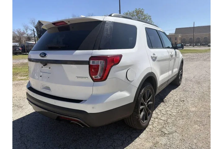 $16495 : 2017 Explorer XLT image 6