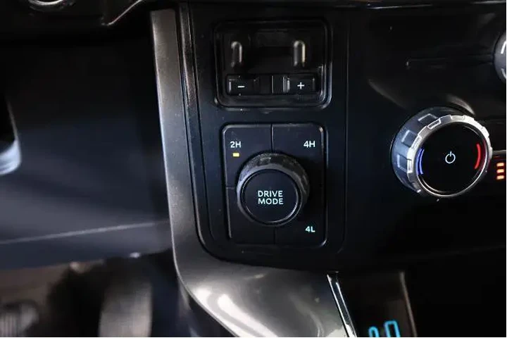 $39152 : Ford F-150 2023 4x4 Lariat 4 image 9